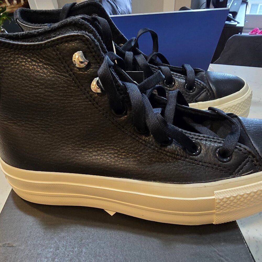 Converse Women's Chuck Taylor All Star Lift Platform Leather High Top Shoes SZ 7